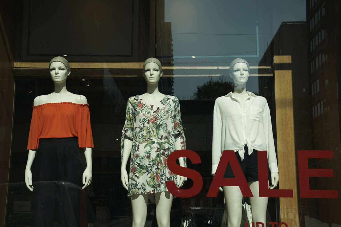 Κλείνουν και τα εμπορικά; Το αίτημα των καταστηματαρχών στον Κυριάκο Μητσοτάκη