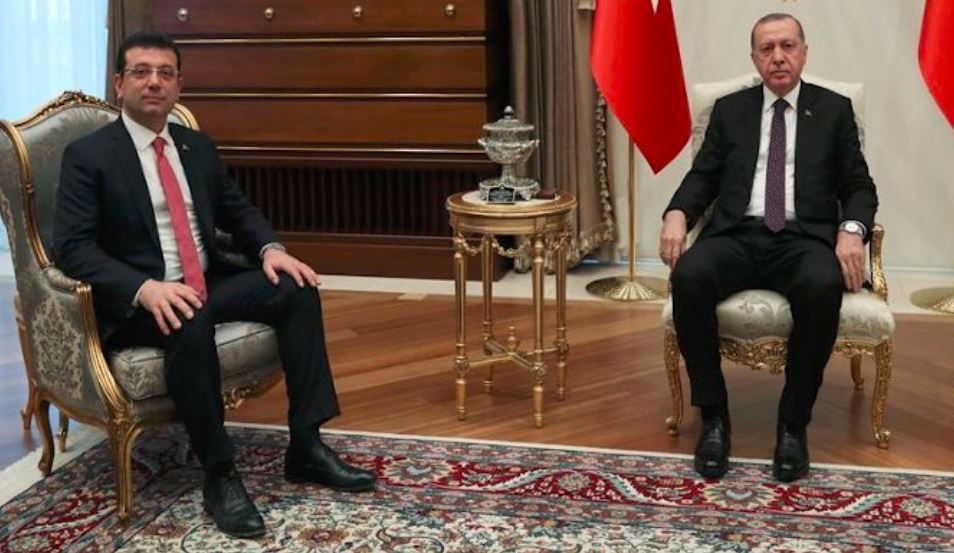 Νέα σύγκρουση Ερντογάν – Ιμάμογλου με αφορμή τον κορονοϊό