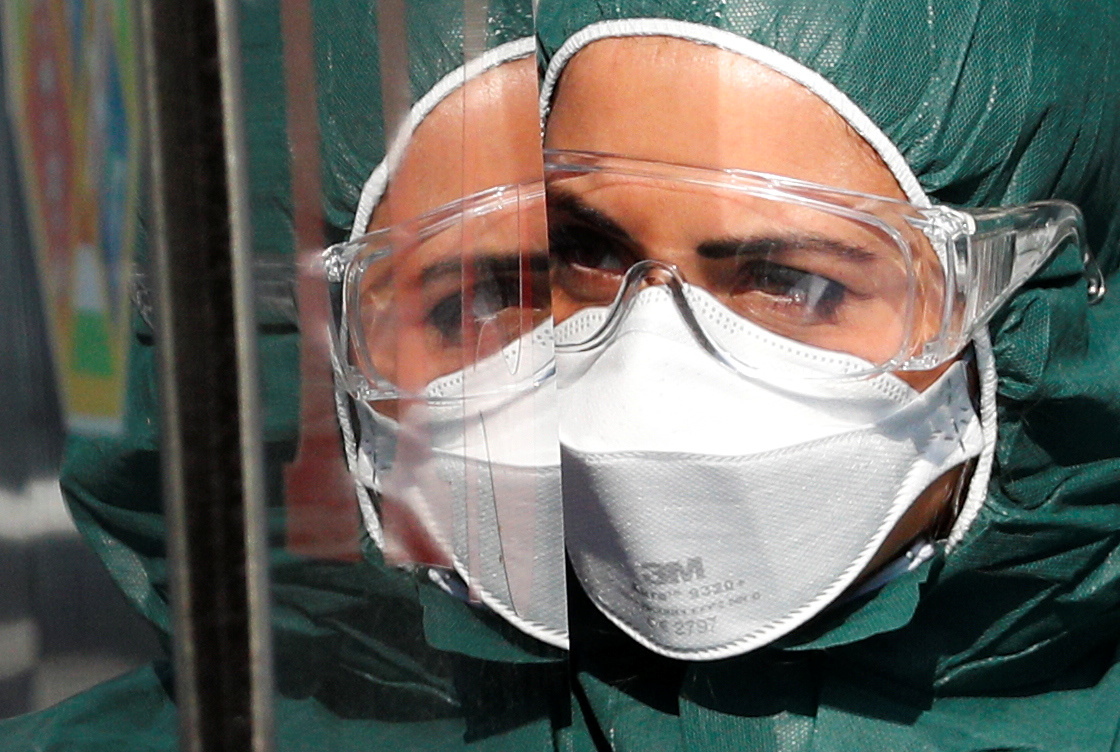 Τσιόδρας: Να γιατί «χτυπάει» και κάποιους νέους ο κορονοϊός