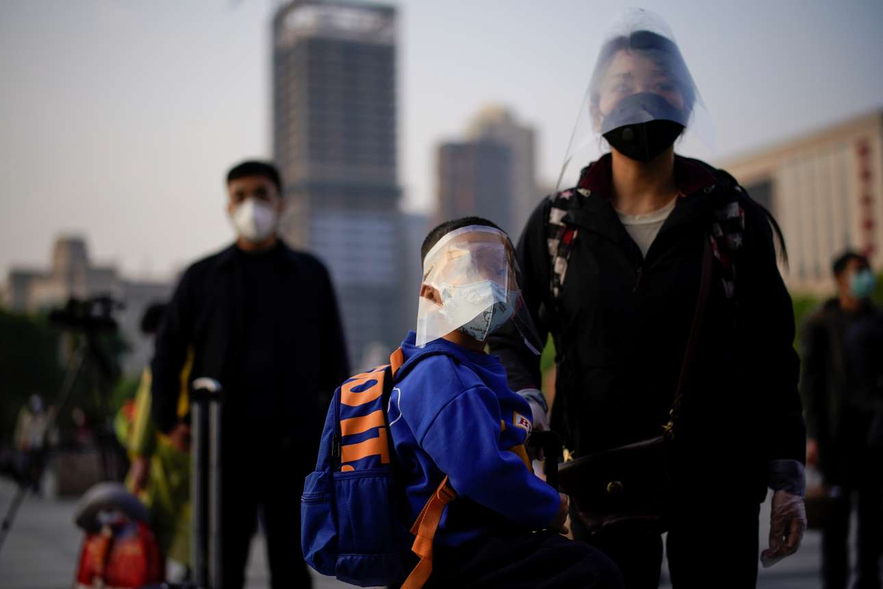 Επειτα από 76 ημέρες καραντίνας, η Γουχάν είναι και πάλι (περίπου) ελεύθερη