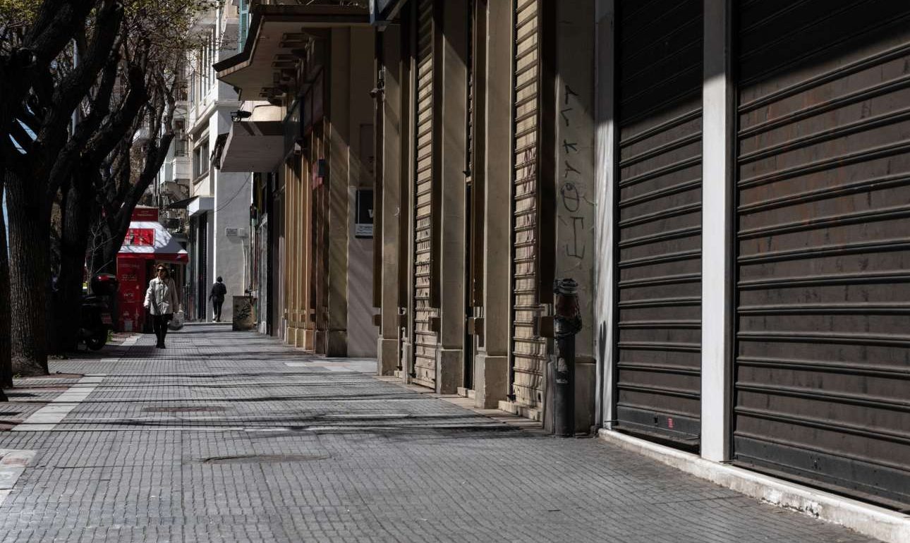 Αρχίζει η καταβολή της αποζημίωσης των 800 ευρώ