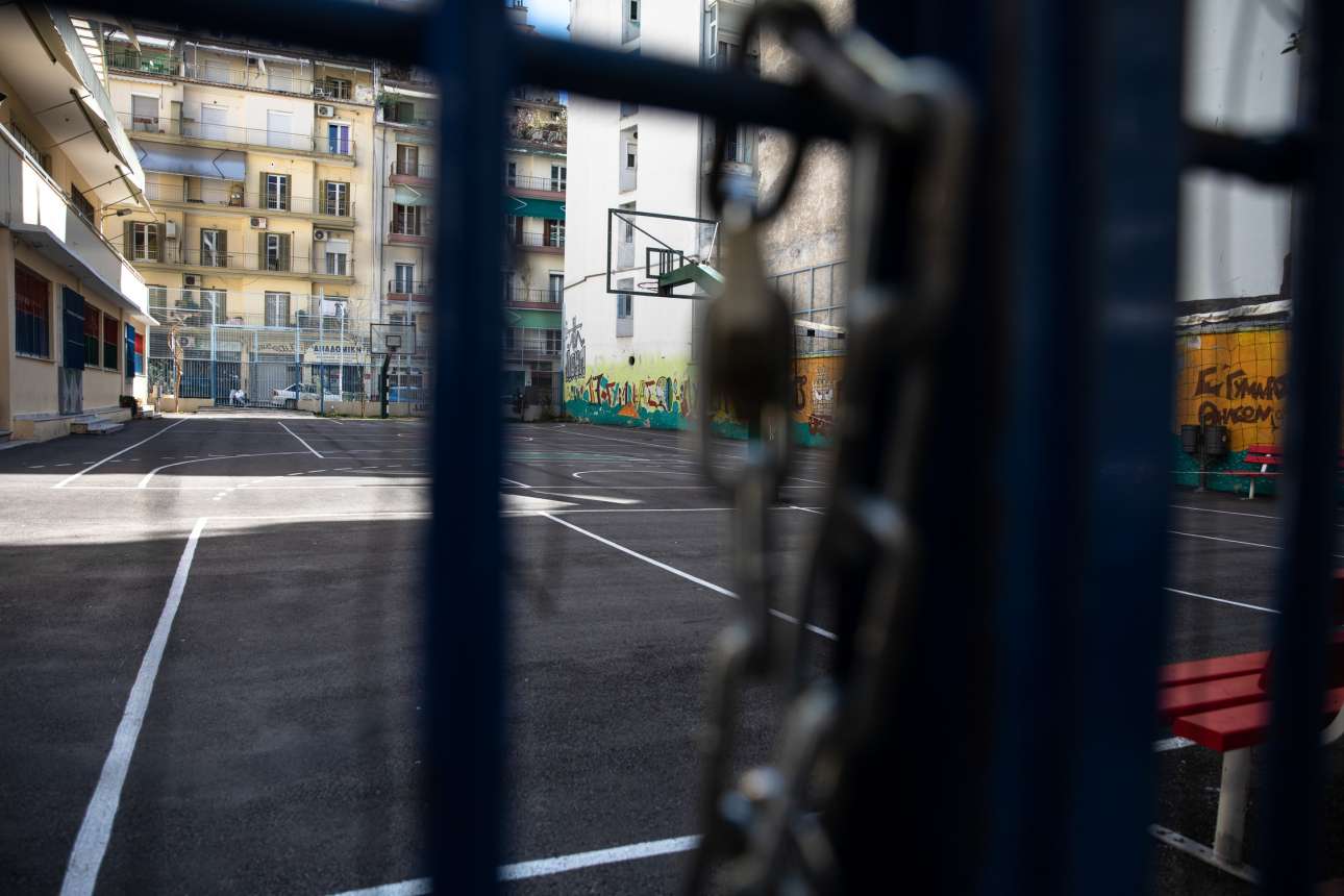 Οριστικό: Κλειστά σχολεία τουλάχιστον ως τις 10 Μαΐου και μετά… βλέπουμε