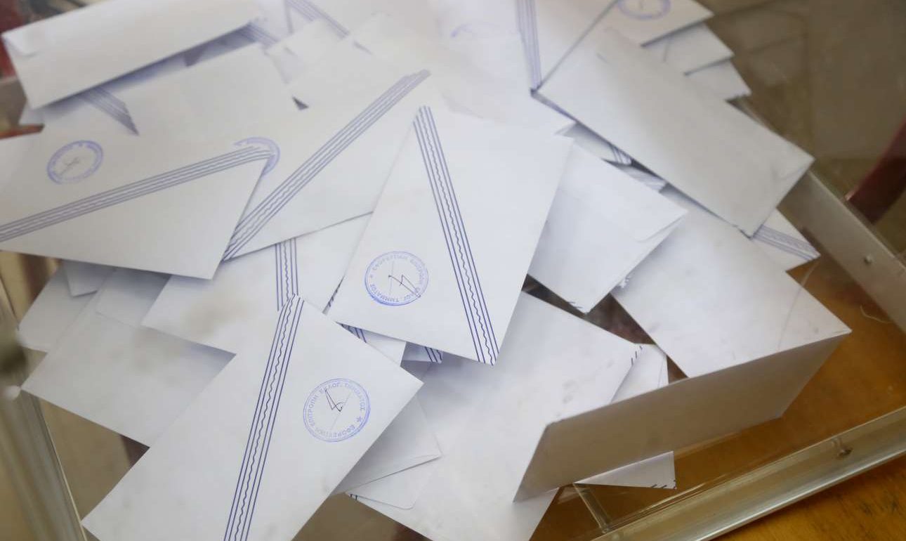 Διαφορά σχεδόν 20 μονάδων υπέρ της ΝΔ δείχνει νέα δημοσκόπηση