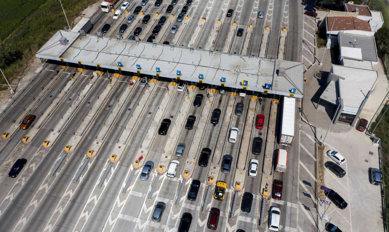 Τέλος βάζει η ΑΑΔΕ στις μεταβολές μόνιμης κατοικίας για το σπάσιμο της καραντίνας