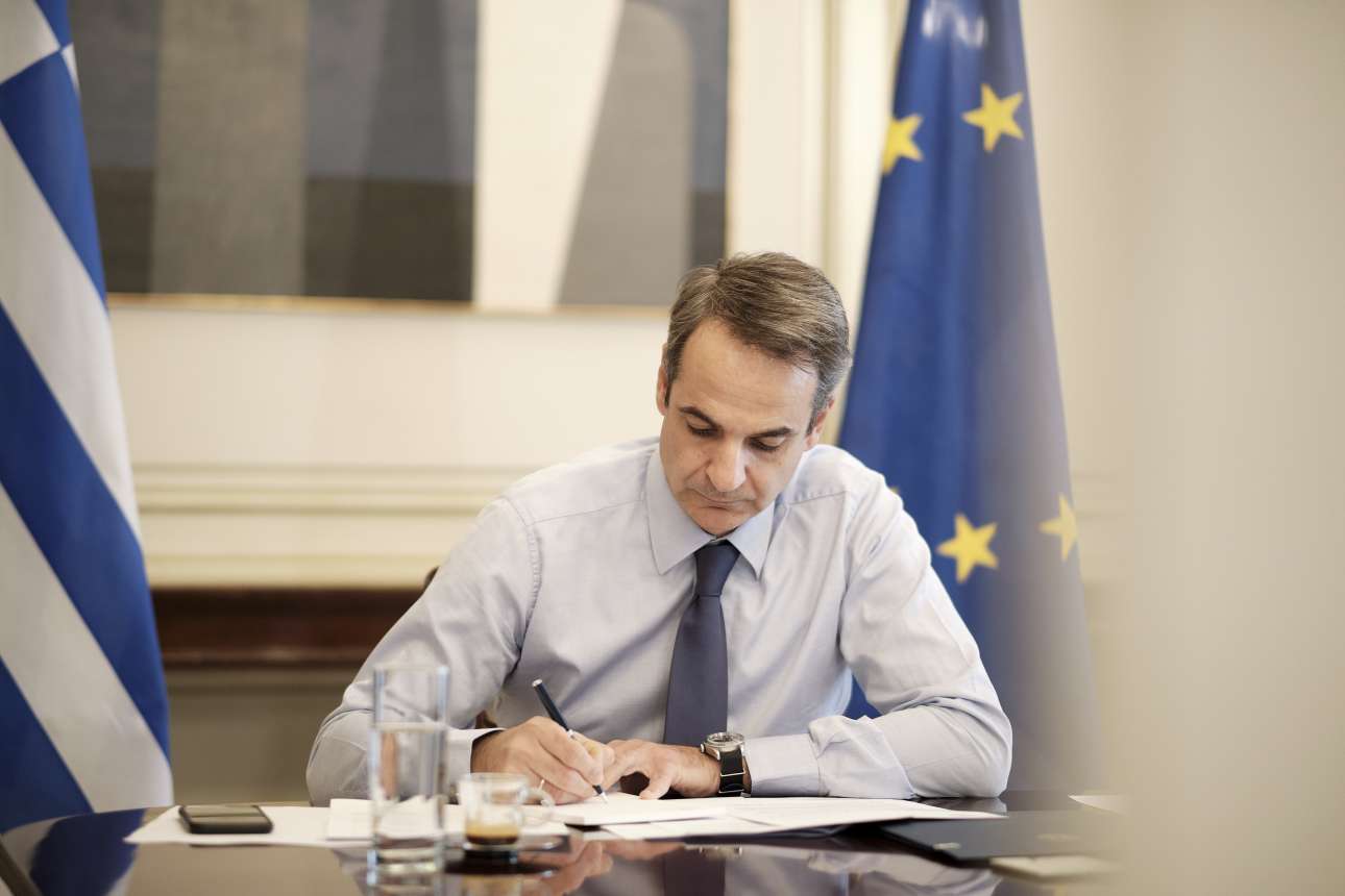 Ο Μητσοτάκης ανακοινώνει την άρση των μέτρων – Τι ανοίγει και πότε