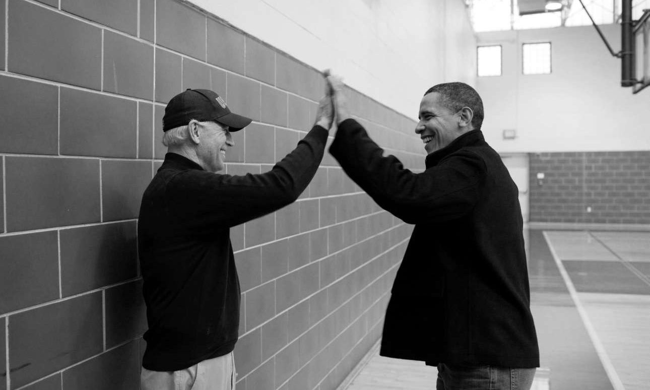 Τέσσερις λόγοι που κάνουν το μήνυμα του Ομπάμα υπέρ του Μπάιντεν πραγματικά ιστορικό