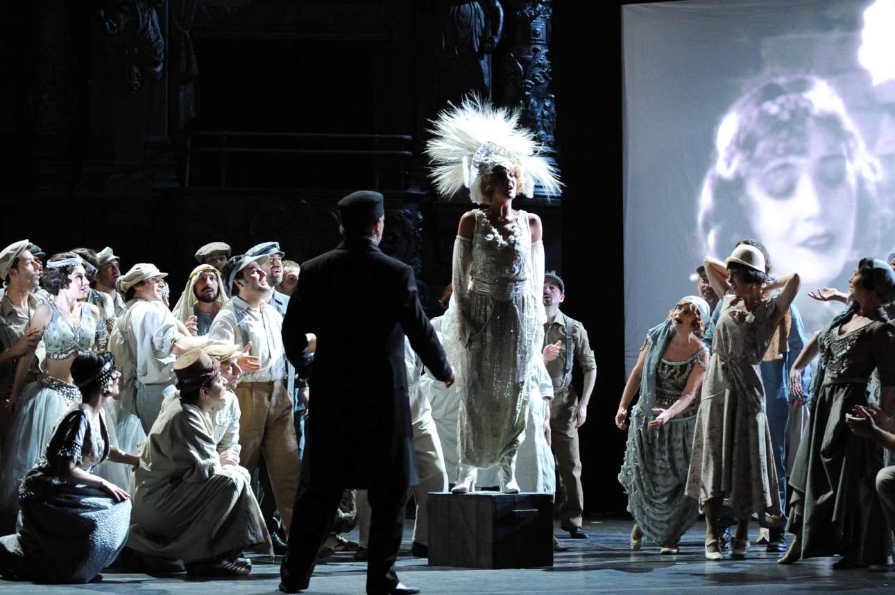 Πάμε Μέγαρο, Διαδικτυακά: ιστορικές παραστάσεις στο σαλόνι μας