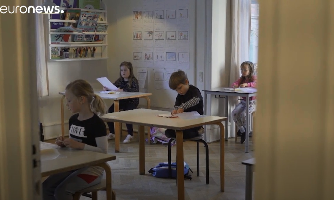 Πώς οι μαθητές επέστρεψαν στα σχολεία στη Δανία [video]
