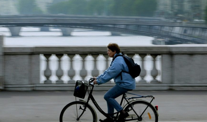 Παρίσι: Δίνουν 50 χιλιόμετρα των δρόμων στα ποδήλατα
