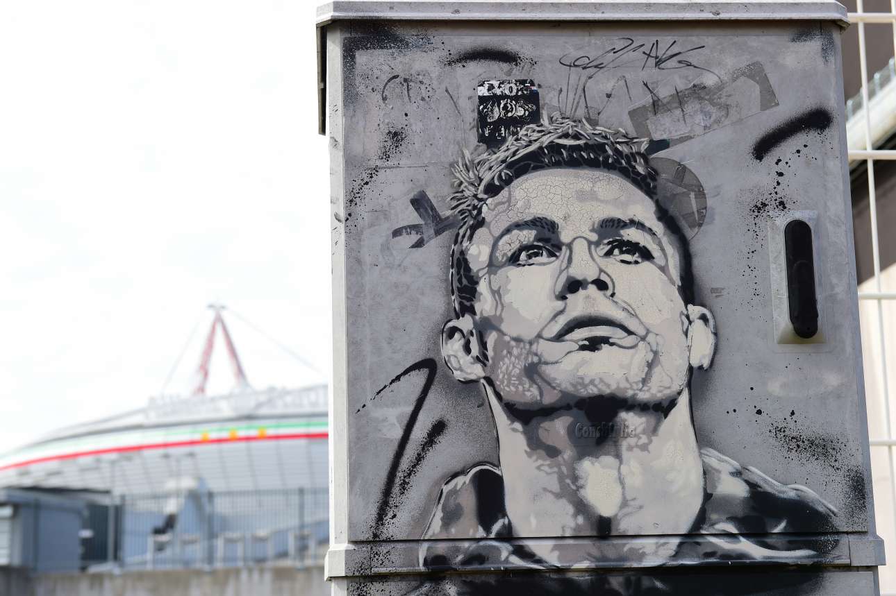 To play or not to play? Ιδού η απορία