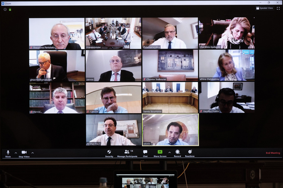 Τηλεδιάσκεψη Μητσοτάκη με τους τραπεζίτες: Ρευστότητα εξπρές €16 δισ. στην αγορά