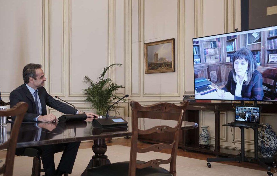 Τέλος οι τηλεδιασκέψεις – στο Προεδρικό ο Κυριάκος Μητσοτάκης