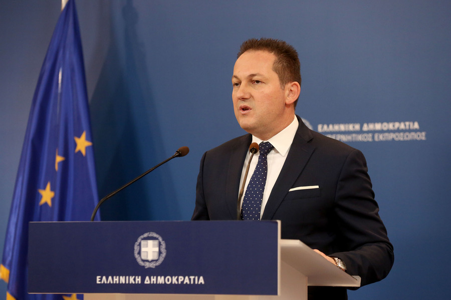 Απάντηση Πέτσα στην αντιπολίτευση: Προτιμούμε μισθό και όχι επίδομα ανεργίας