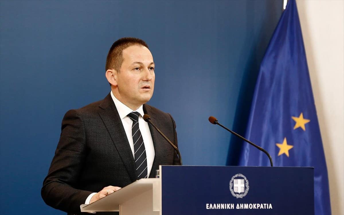 Πέτσας: Ολος ο κόσμος παρακολουθεί την Ελλάδα – Τεστ το άνοιγμα των οργανωμένων παραλιών