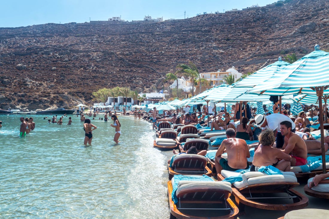 Deloitte: To καλό, το κακό και το… καταστροφικό σενάριο για τον ελληνικό τουρισμό