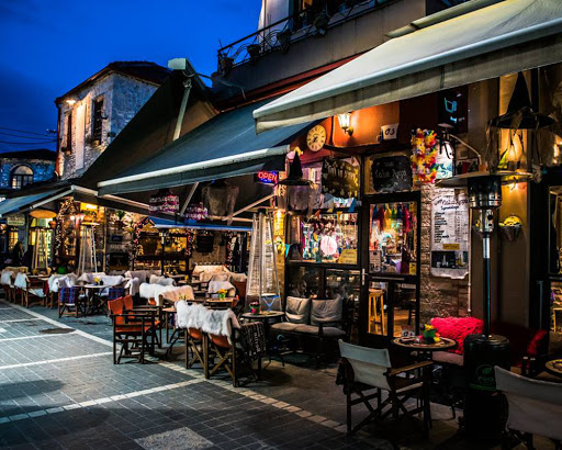 Αυτή είναι η τροπολογία για τα τραπεζοκαθίσματα στην εστίαση – αναλυτικά τι προβλέπει