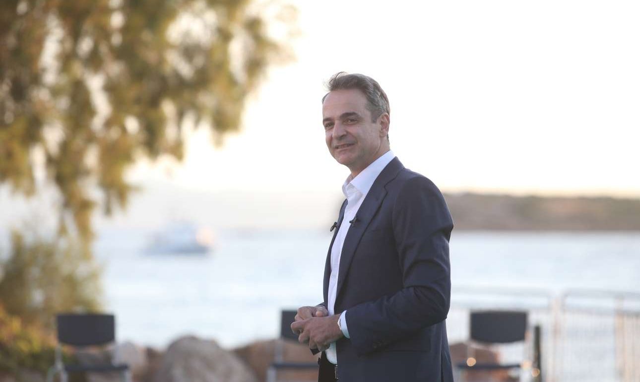 Μήνυμα Μητσοτάκη από τη Σαντορίνη για την επανεκκίνηση του τουρισμού