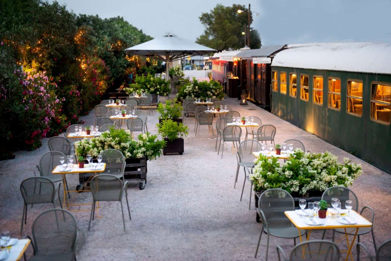 Επιτέλους live στην αποβάθρα του «Τρένου στο Ρουφ»