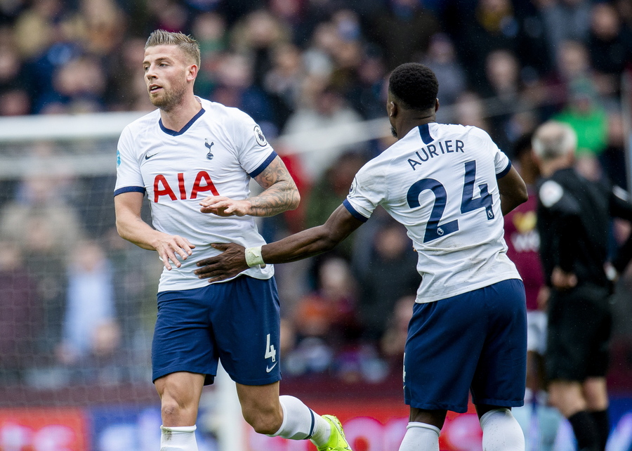 Βέλγιο: Θέλουν να αντικαταστήσουν το άγαλμα ρατσιστή βασιλιά με… ποδοσφαιριστή