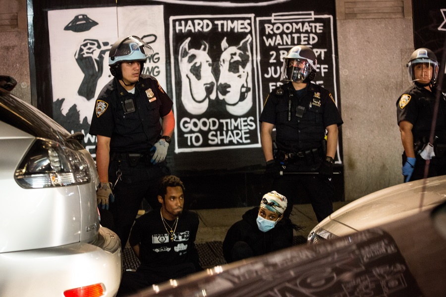 Το δόγμα «νόμος και τάξη» θα σώσει τον Τραμπ;