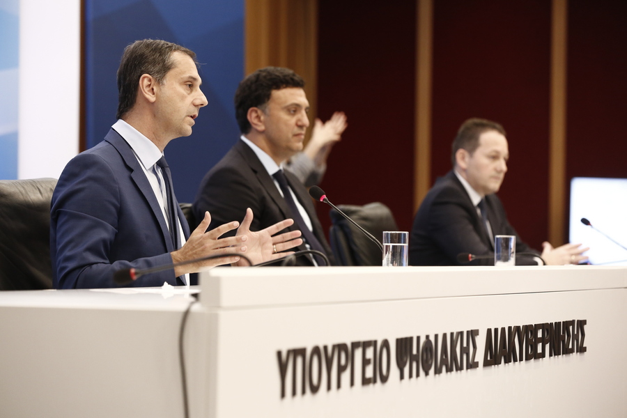 Θεοχάρης: Πώς και σε ποιους θα γίνονται τα τεστ στα αεροδρόμια