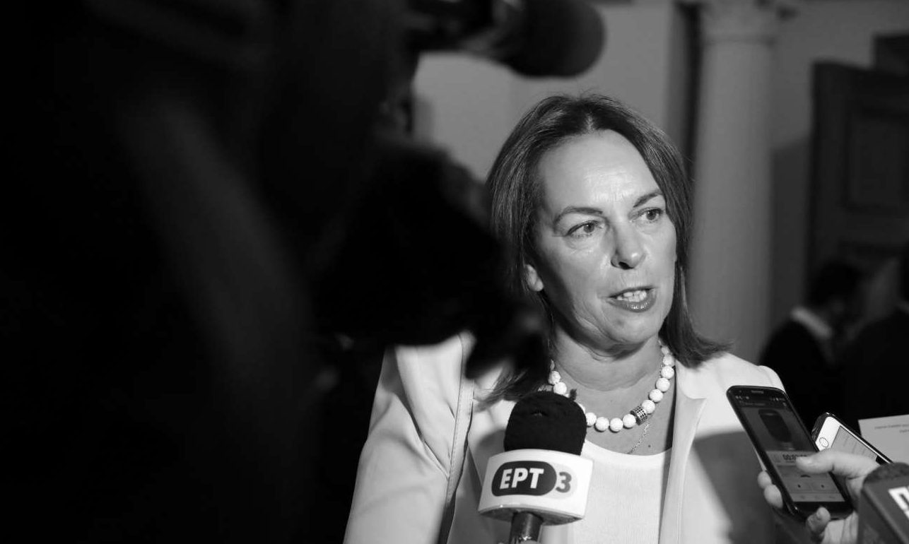 Φτύστε τους νομπελίστες