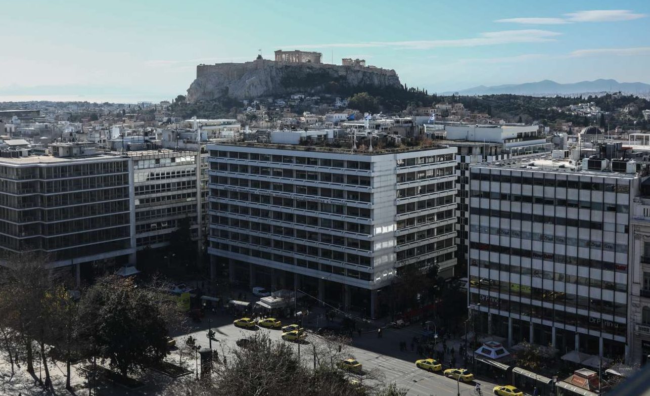 Τα σενάρια του ΟΟΣΑ για την Ελλάδα: μικρότερη ύφεση το 2020 αλλά μικρότερη ανάκαμψη το 2021