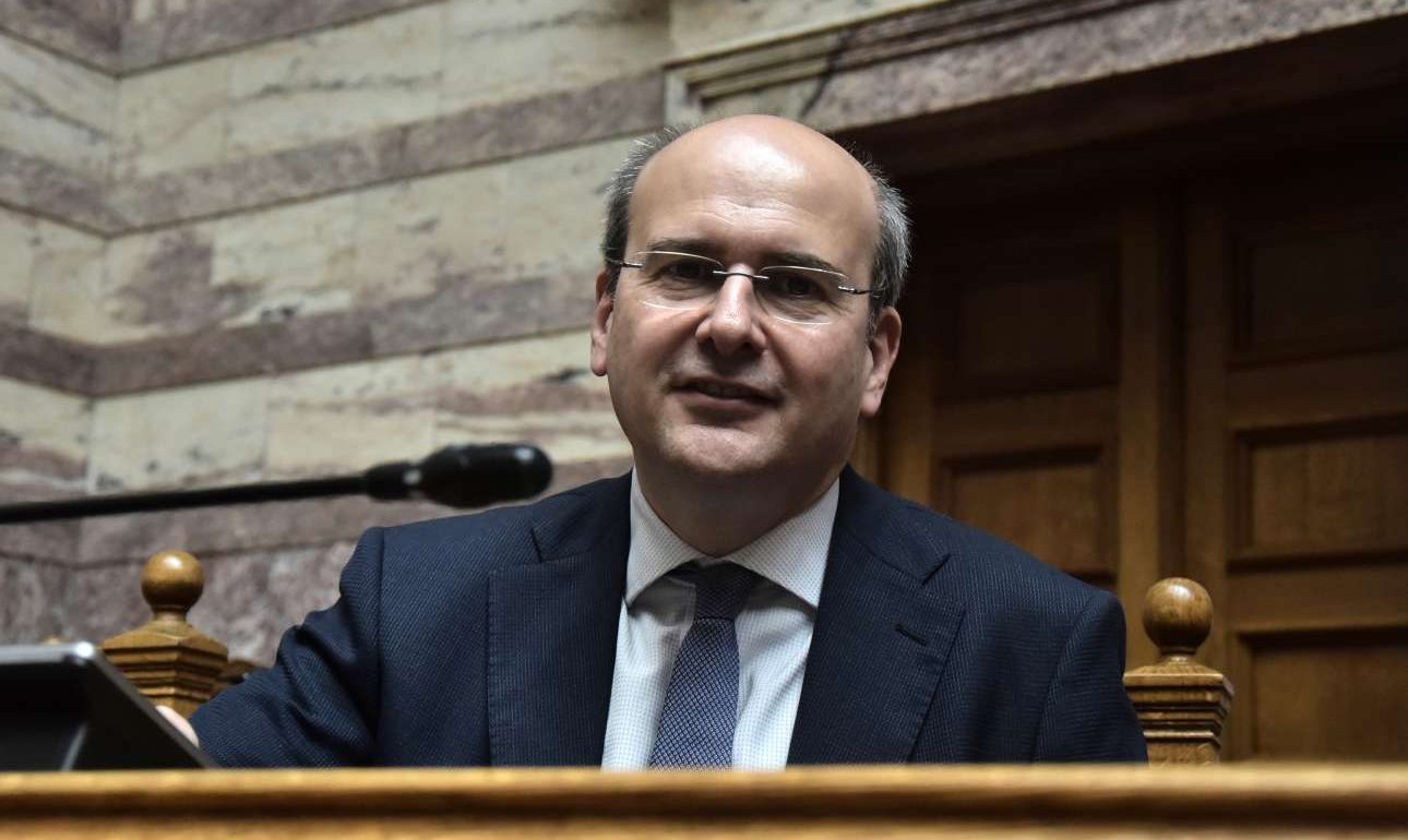 Χατζηδάκης: Μειωμένη κατά 25% η τιμή των ηλεκτροκίνητων