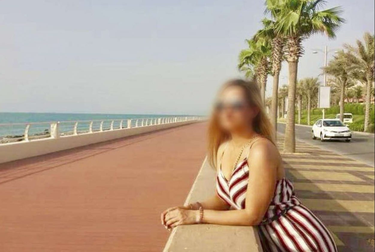 «Επαγγελματίας» hitwoman η μαυροφορεμένη με το βιτριόλι; [βίντεο]