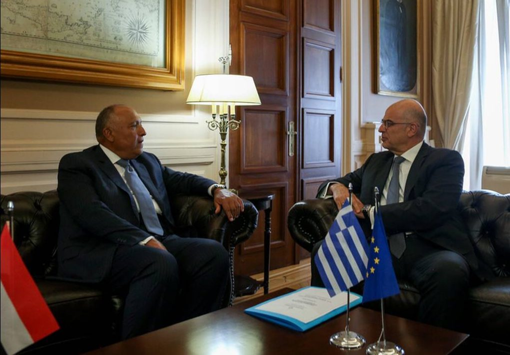 Στο Κάιρο για το πρώτο βήμα της ΑΟΖ με την Αίγυπτο ο Νίκος Δένδιας