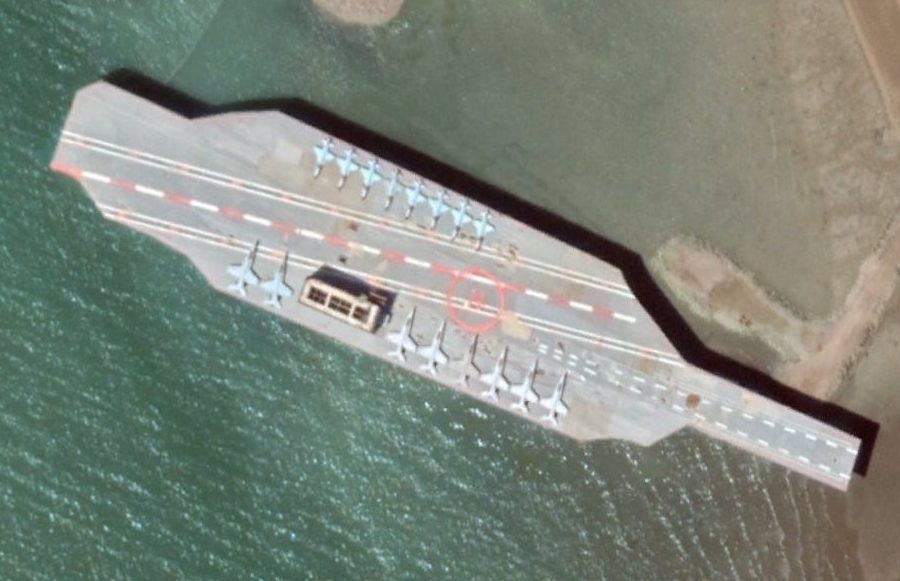 Γιατί το Ιράν έφτιαξε ένα ψεύτικο αεροπλανοφόρο;