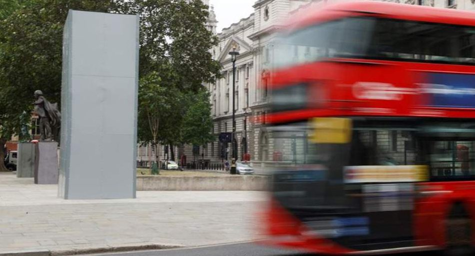 Λονδίνο: Κάλυψαν άγαλμα του Τσόρτσιλ υπό τον φόβο βανδαλισμού