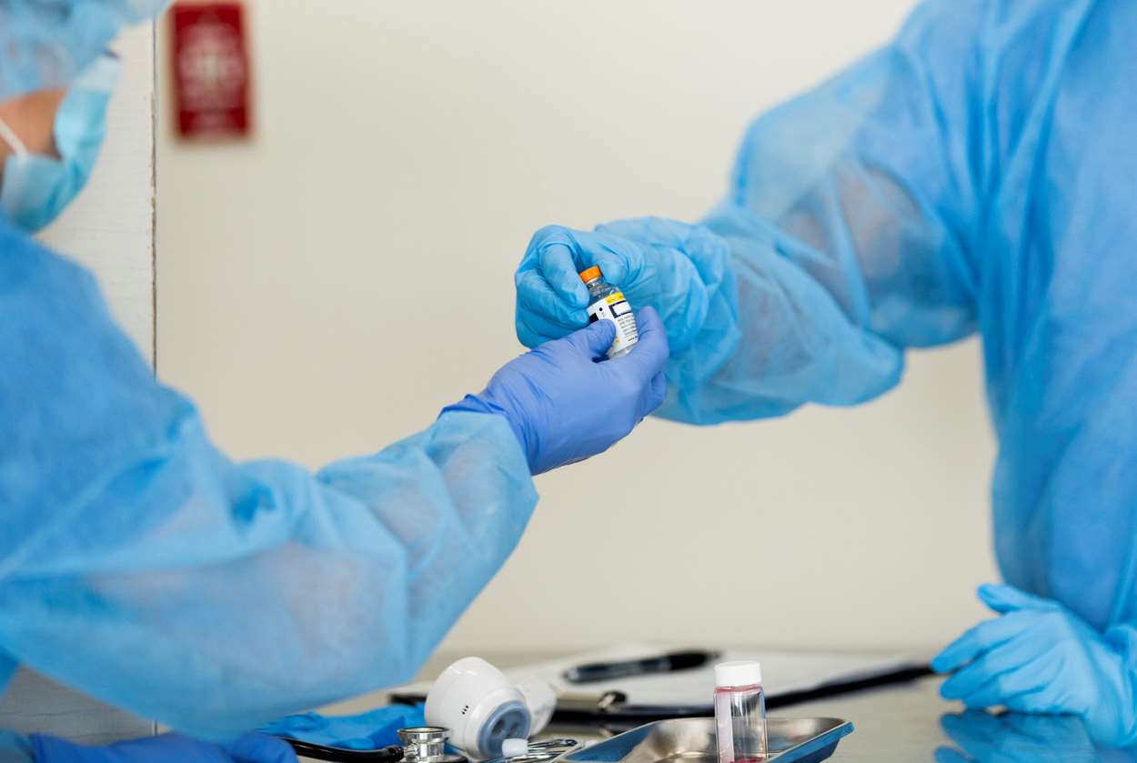 «Ενα εμβόλιο ίσον κανένα», λένε οι επιστήμονες