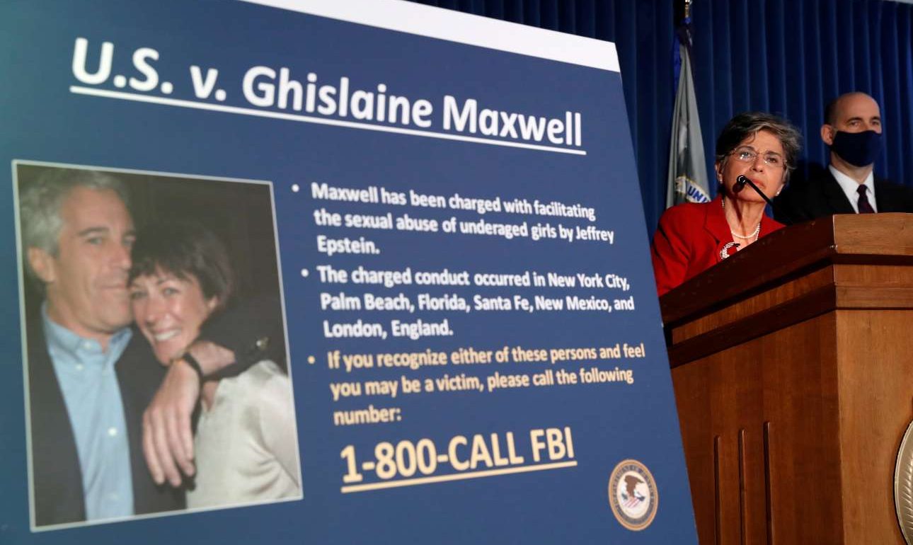 Υπόθεση Επσταϊν – Μάξγουελ: Μάχη για να μείνουν απόρρητα ενοχοποιητικά έγγραφα με εκατοντάδες ονόματα