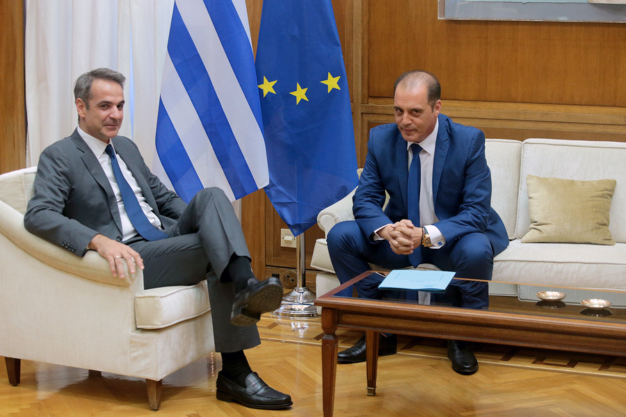 Με μια ρήση του Αντισθένη ολοκληρώθηκε η συνάντηση Μητσοτάκη – Βελόπουλου