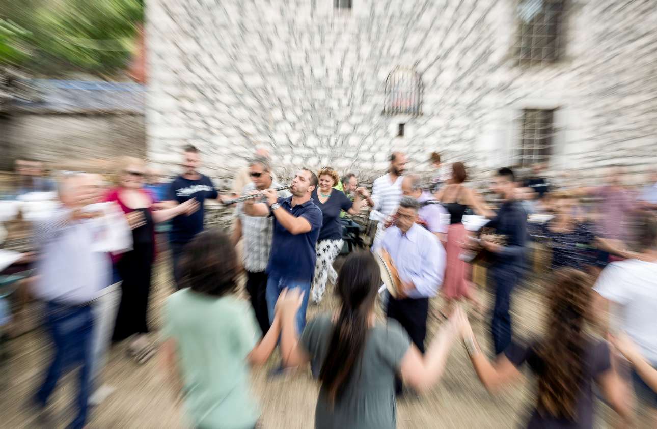 Εκδόθηκε η ΚΥΑ για τα πανηγύρια – Τι προβλέπει για τη λειτουργία τους