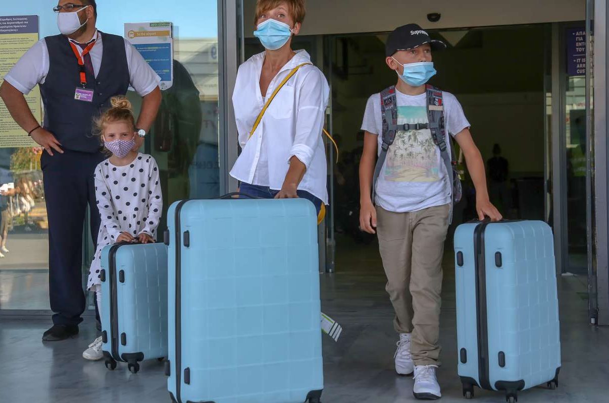 Ανοιγμα τουρισμού: Τουλάχιστον 4.500 τεστ την πρώτη μέρα στα αεροδρόμια