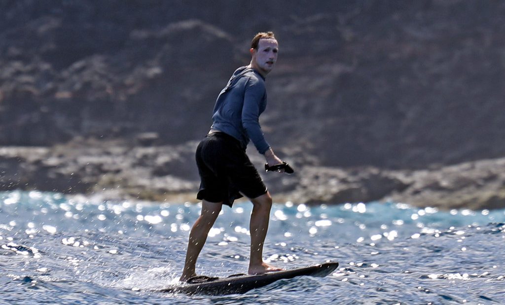 Μήπως ο Μαρκ Ζάκερμπεργκ το παράκανε με το αντιηλιακό;