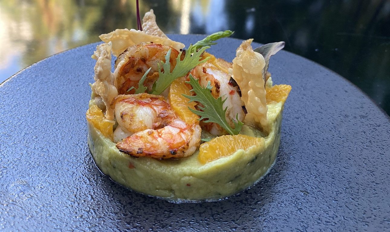 Γουακαμόλε με γαρίδες και τραγανές τορτίγιες