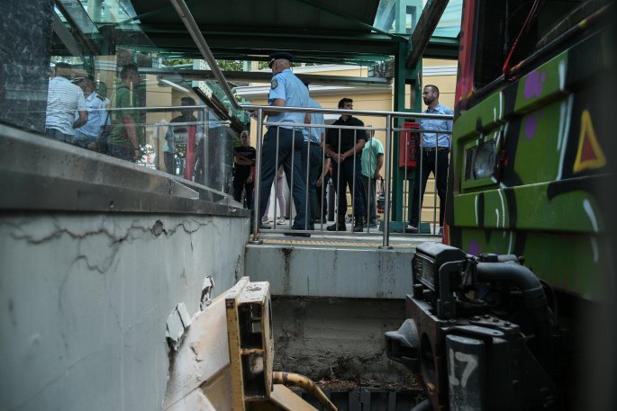 Δέκα τραυματίες από πρόσκρουση συρμού του ΗΣΑΠ στον σταθμό Κηφισιάς