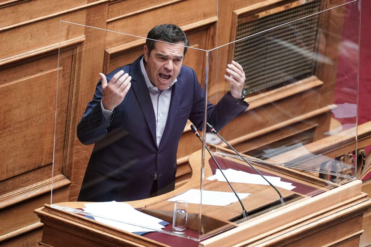 Ο Τσίπρας είδε κιόλας «νέα μνημόνια» στη συμφωνία της Συνόδου Κορυφής