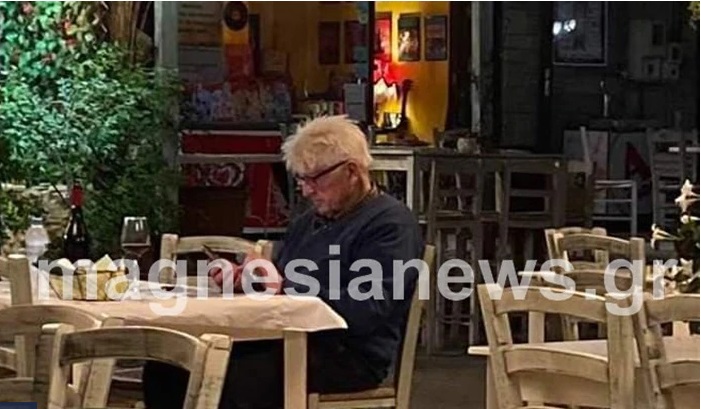 Πολιτικό θέμα στη Βρετανία το ταξίδι του πατέρα Τζόνσον στο Πήλιο