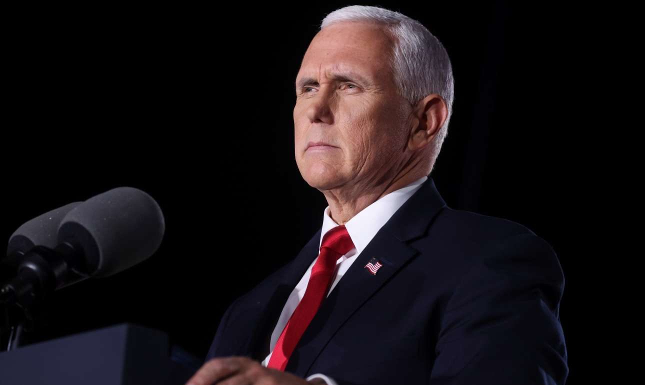 Μάικ Πενς στο συνέδριο: «Νόμος και τάξη» μόνο με τον Τραμπ