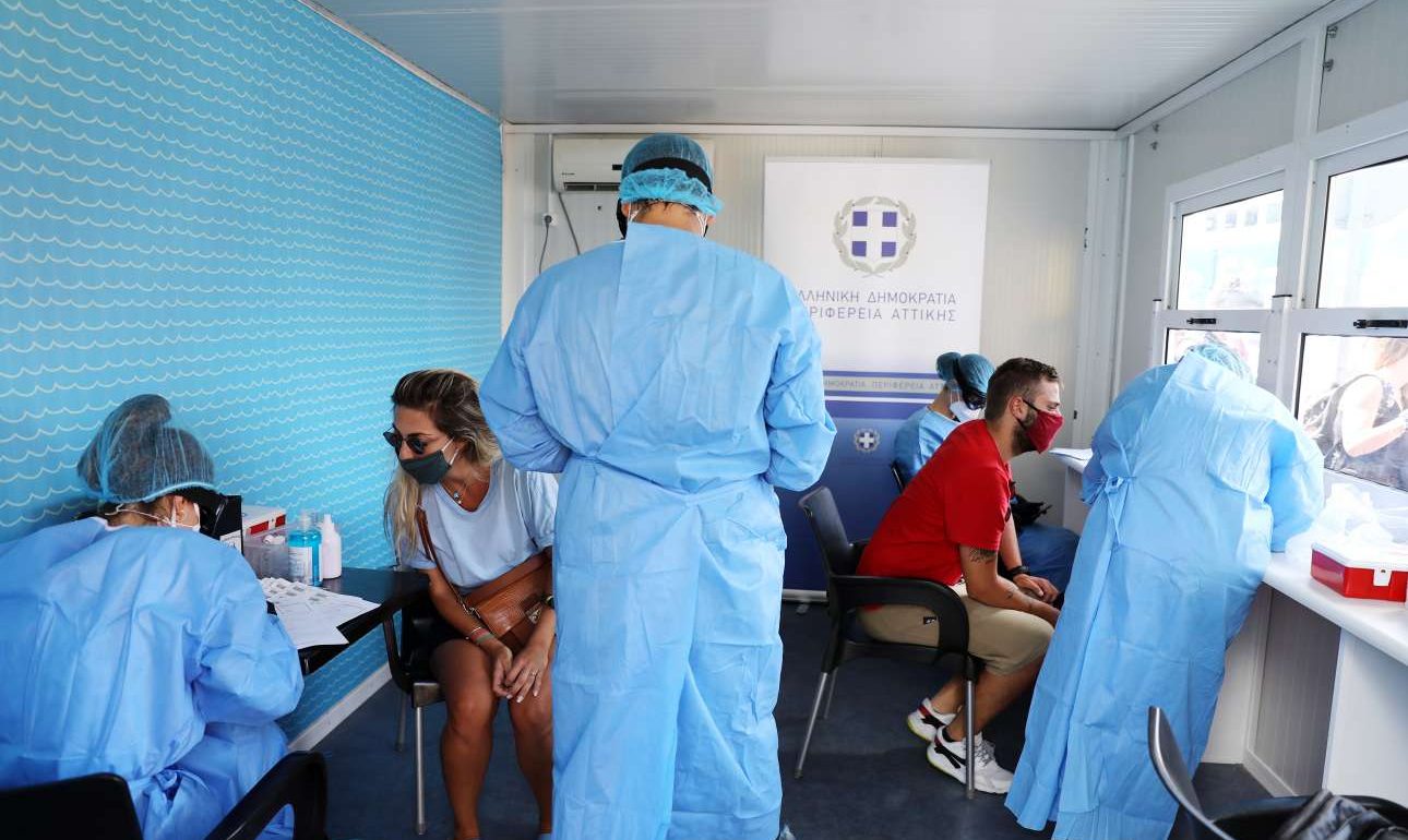 Κορονοϊός: 217 κρούσματα και τρεις θάνατοι την Τετάρτη