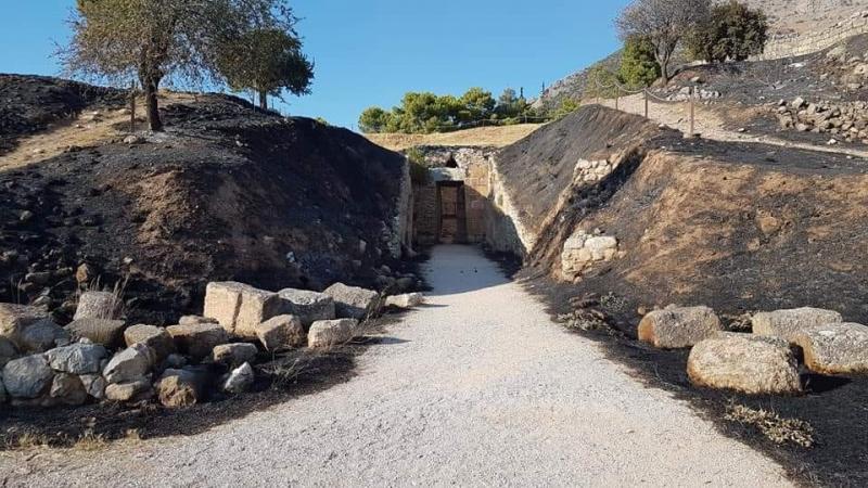 Αυτοψία Μενδώνη στις Μυκήνες – Επαναλειτουργεί κανονικά ο αρχαιολογικός χώρος