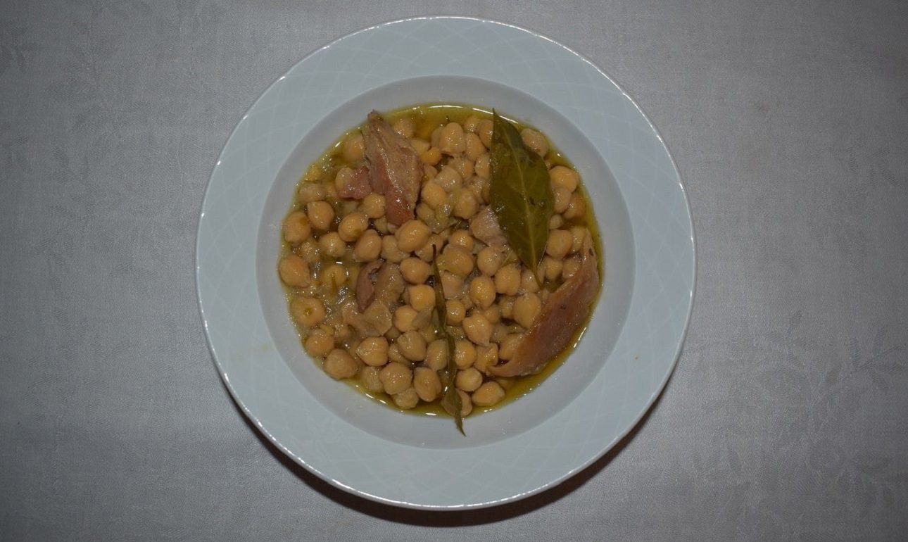 Ρεβίθια στον φούρνο με …αζήτητα