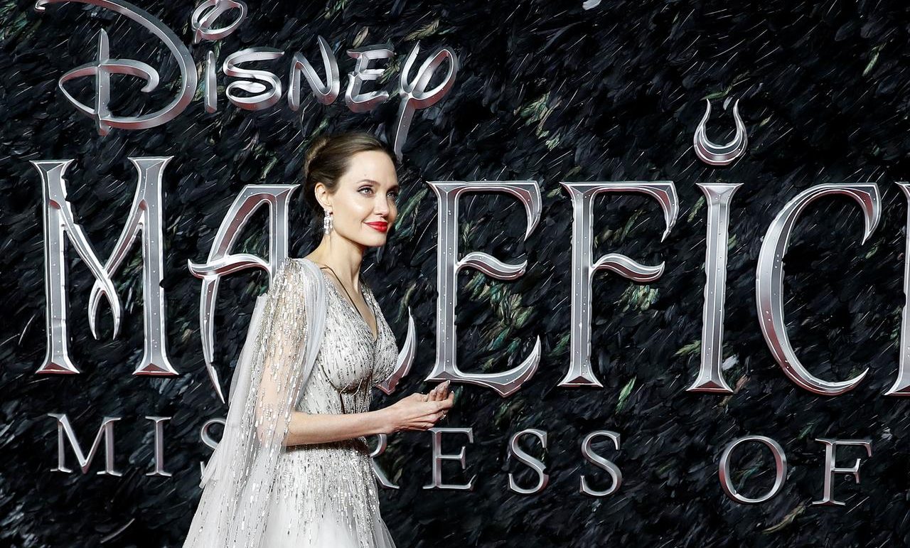 Η Αντζελίνα και οι ελέφαντες