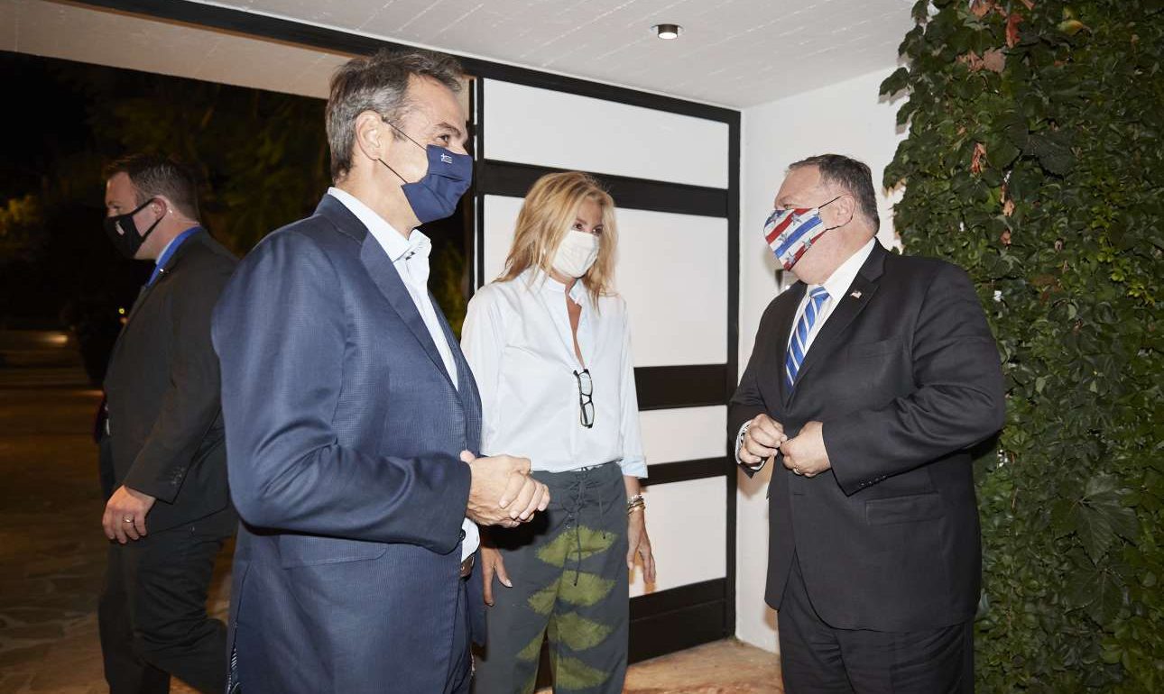 Ο Μάικ Πομπέο στο σπίτι του Πρωθυπουργού στα Χανιά [εικόνες]