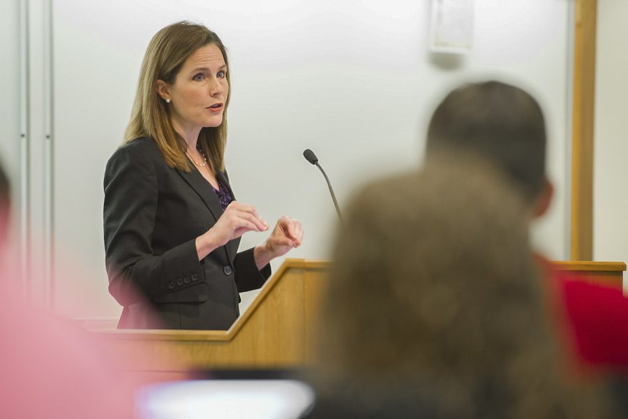 Η δικαστής Μπάρετ είναι η επιλογή Τραμπ για το Ανώτατο Δικαστήριο