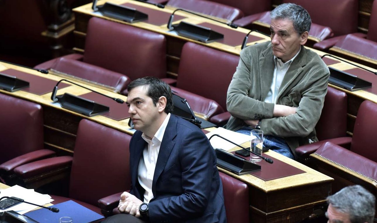 Τσίπρας εναντίον Τσακαλώτου σε σκηνικό ρήξης στον ΣΥΡΙΖΑ